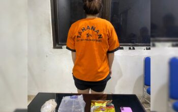 Geledah Kontrakan IRT, Ditresnarkoba Polda Babel temukan 1,1 kilogram sabu. Foto: Ist.
