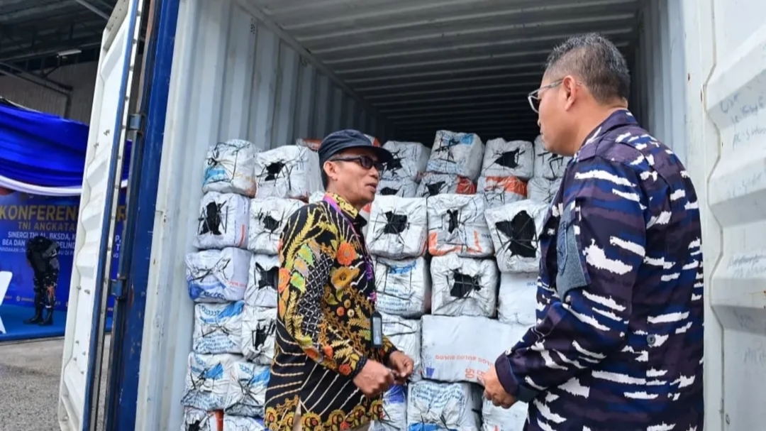 Ton arang Bakau yang diamankan TNi AL. Foto: Istimewa.
