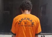 Tersangka MR saat diamankan Dit resnarkoba Polda Babel. Foto: Istimewa.