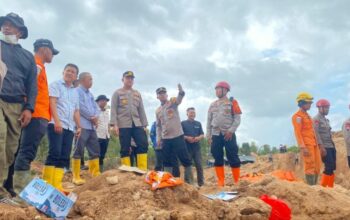 Pengecekan tambang timah Pondi. Foto: Istimewa.