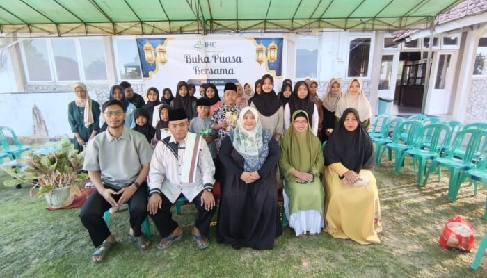 IHC RSBT Mentok Berbagi Takjil dan Bukber Anak Panti Asuhan