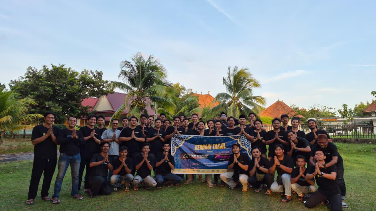 Komunitas Mio Babar Garage dan Babar Elite Garage Bagikan Takjil. Foto: Istimewa.