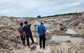 Ditreskrimsus Polda Babel amankan 2 alat berat dari tambang ilegal Paritempat. Foto: Ist.