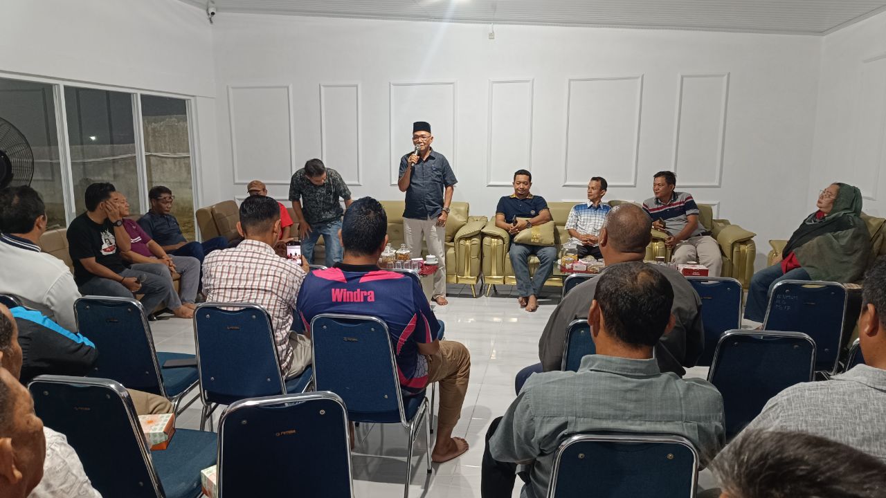 Yus Derahman saat menerima aspirasi dari pengurus cabang olahraga. Foto: Rizki Ramadhani.