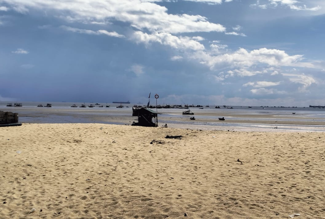 Aktivitas pertambangan timah ilegal di Perairan Tembelok-Keranggan. Foto: Istimewa.