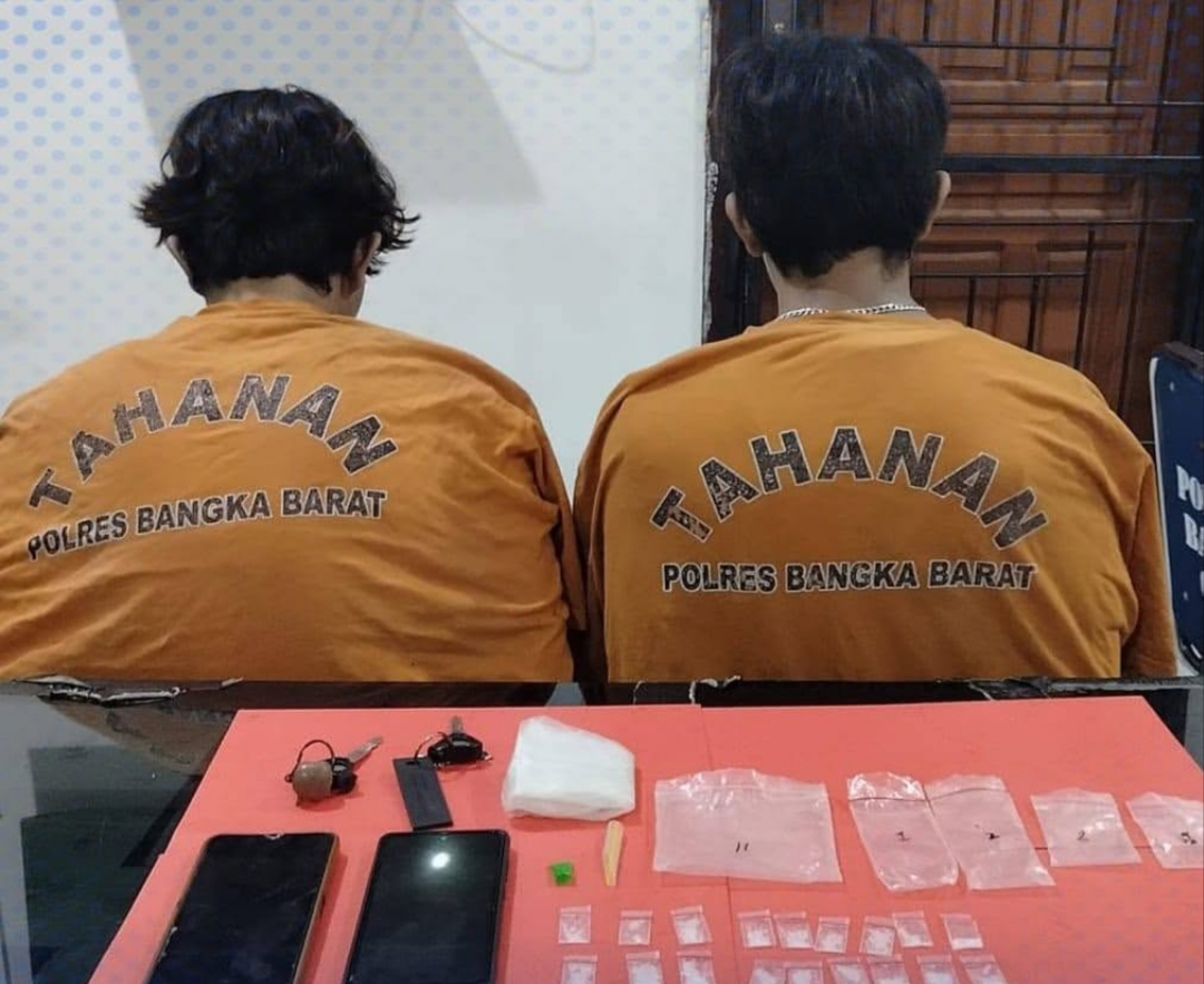 Dua pengedar sabu diamankan Satresnarkoba Polres Babar. Foto: Istimewa.