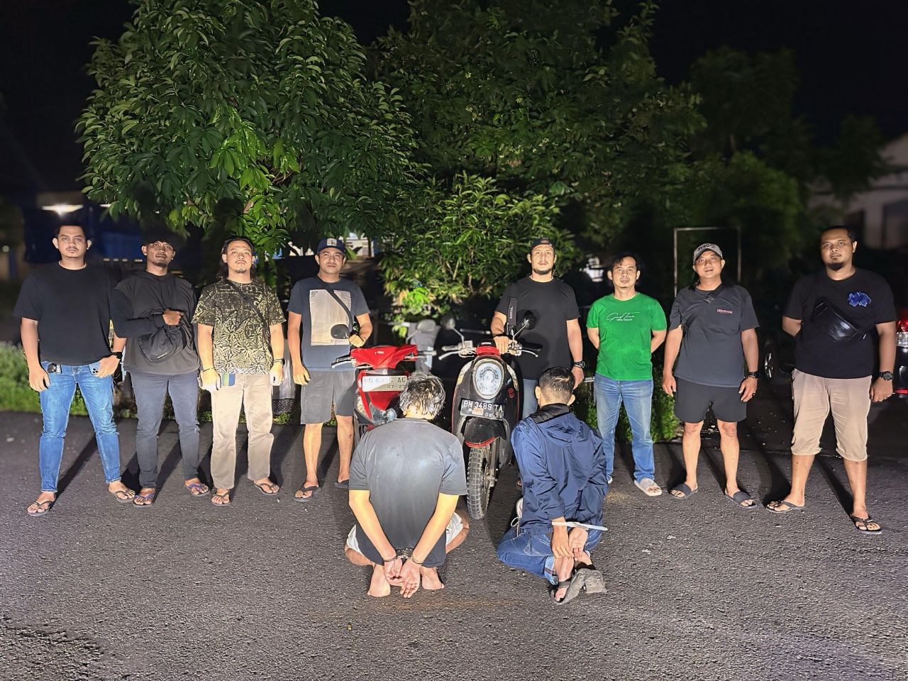Penangkapan dua pencuri motor di Pangkalpinang. Foto: Istimewa.