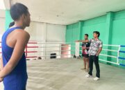 Wakil Ketua Pertina Bangka Barat, Genta Ramdhani saat memberikan arahan ke atlet. Foto: Ist.