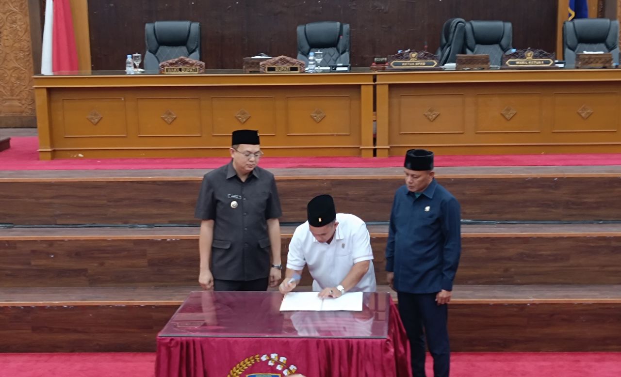 Rapat paripurna LKPJ Bupati Bangka Barat 2025. Foto: Rizki Ramadhani.