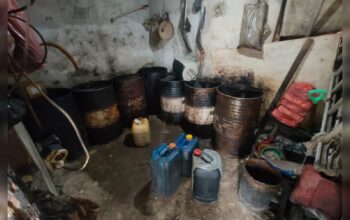 Gudang solar subsidi ilegal di Pangkalpinang digrebek Polda Babel. Foto: Istimewa.
