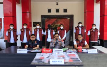 Ditreskrimsus Polda Babel meringkus 5 debt collector. Foto: Istimewa.