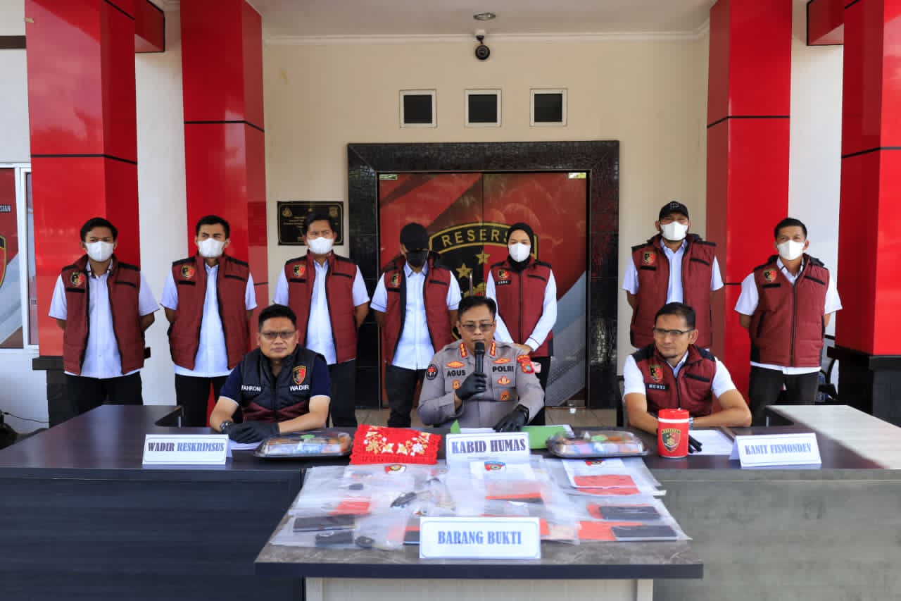 Ditreskrimsus Polda Babel meringkus 5 debt collector. Foto: Istimewa.