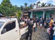 Dua pencuri sawit di Tempilang, Bangka Barat diamankan polisi. Foto: Istimewa.