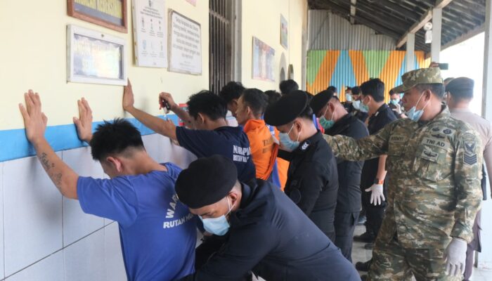 Razia Gabungan di Rutan Muntok, Ini Benda Terlarang yang Ditemukan Petugas