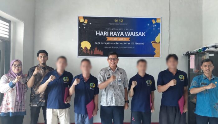 4 Warga Binaan Rutan Muntok Terima Remisi Waisak 2026