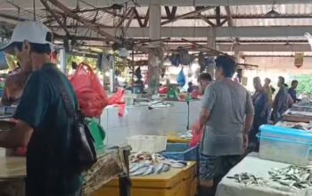 Suasana Pasar Ikan Mentok. Foto: Istimewa.