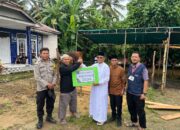 Yus Derahman Serahkan Sapi Kurban Presiden Prabowo ke Warga Air Lintang