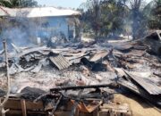 Rumah warga Tempilang terbakar. Foto: Istimewa.