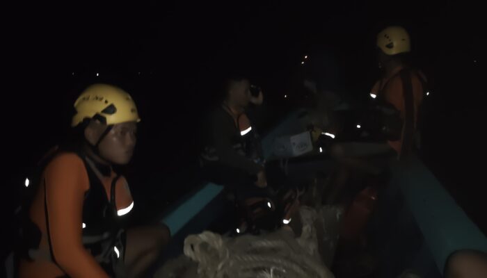 Terombang-Ambing di Perairan Bebuar, ABK KM Sebanyak Dievakuasi Tim Gabungan