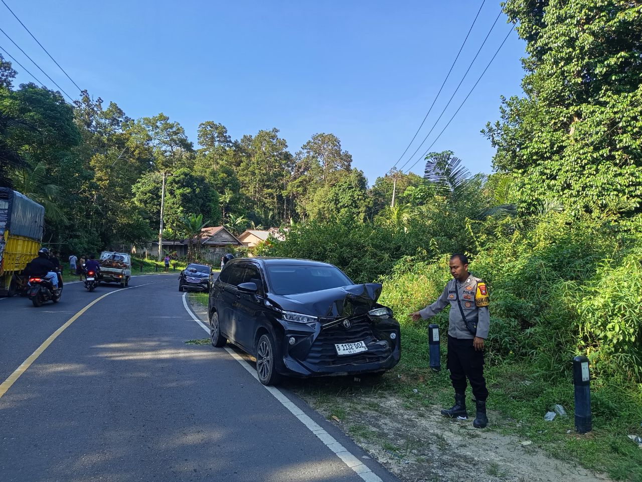 Kendaraan yang terlibat kecelakaan di Simpang Teritip. Foto: Istimewa.