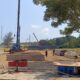 Proyek pembangunan dermaga II Pelabuhan Tanjung Kalian. Foto: Rizki Ramadhani.