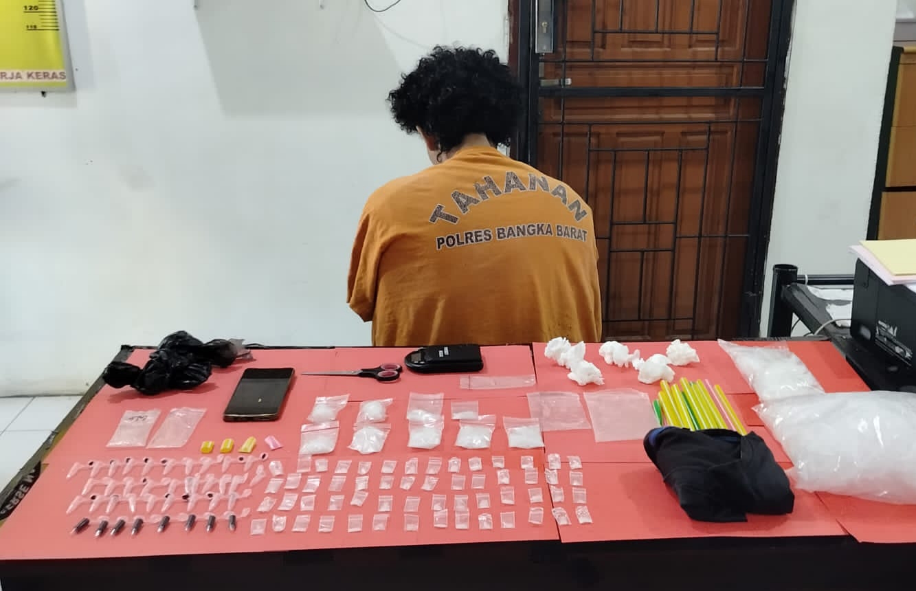 Tersangka KA saat diamankan Tim Hantu. Foto: Istimewa.