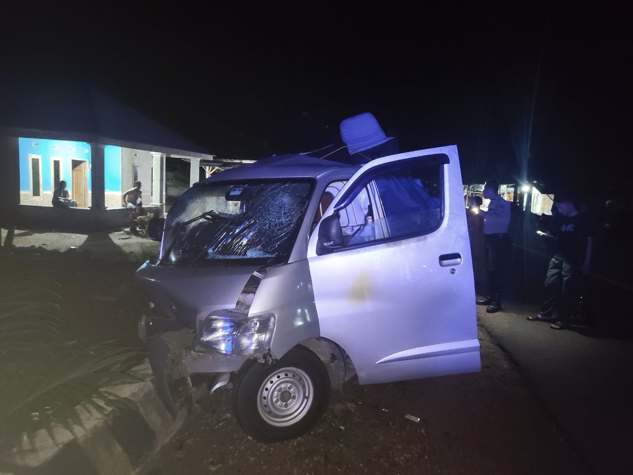 Mobil yang terlibat lakalantas di Simpang Teritip. Foto: Istimewa.
