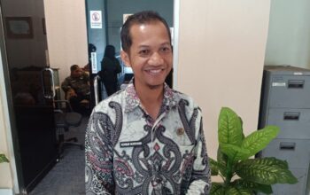 Kepala Dinas Sosial Pemdes Babar, Achmad Nursyandi. Foto: Rizki Ramadhani.