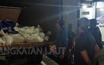 Satgas Aju Manggala Bhakti Lanal Bangka Belitung bersama Satgassus Satintelmar Pusat Intelijen menggagalkan upaya penyelundupan pasir timah ilegal. Foto: Istimewa.