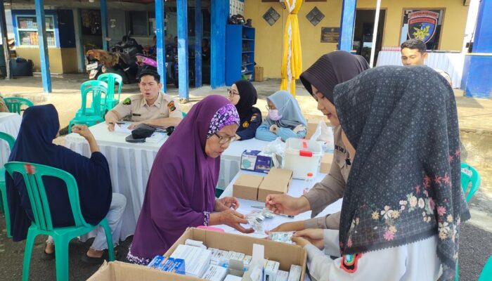 Polres Bangka Barat Berikan Layanan Kesehatan Gratis bagi Nelayan 