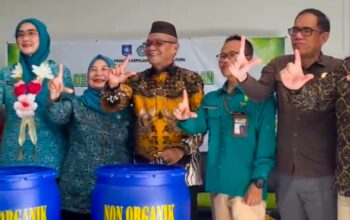 Deklarasi pemilahan sampah. Foto: Ichariady.
