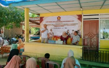 Ketua DPC Gerindra Babar, Oktoraszari saat memberikan pendidikan politik ke masyarakat. Foto: Istimewa.