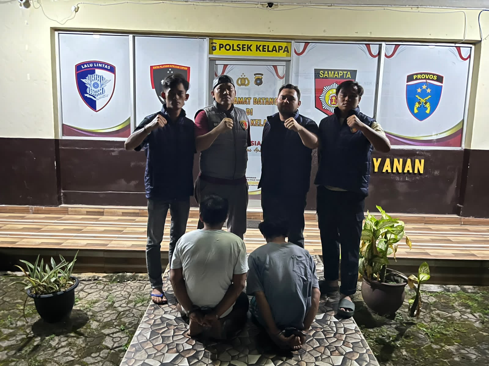 Polsek Kelapa ringkus dua pencuri Sawit PT BPL. Foto: Istimewa.