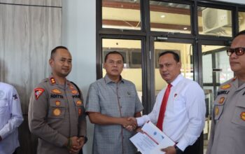 Polres Babar dapat penghargaan dari BNNP Babel. Foto: Istimewa.