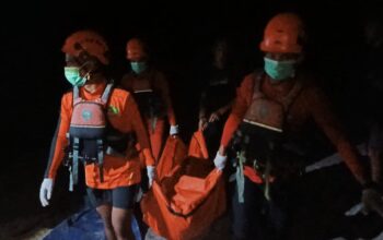 Tim Gabungan evakuasi jenazah penambang timah di Belitung. Foto: Istimewa.