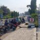 Antrean kendaraan di SPBU Kampung Jawa Mentok. Foto: Rizki Ramadhani.