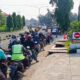 Antrean kendaraan di SPBU Mentok. Foto: Rizki Ramadhani.