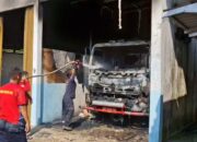 Mobil damkar Bangka Barat terbakar. Foto: Oma Kisma.