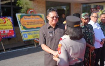 Markus saat bertemu AKBP Helen Simanjuntak. Foto: Dyanpotret.