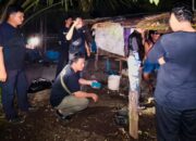 Polsek Tempilang saat mengamankan 2 pengedar sabu. Foto: Istimewa.