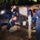 Polsek Tempilang saat mengamankan 2 pengedar sabu. Foto: Istimewa.