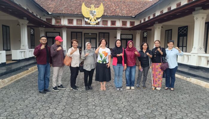 Elvi Diana Ajak Ketua DPD PDIP Lampung Menelusuri Jejak Pengasingan Bung Karno di Mentok
