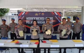 Konfrensi pers tangkapan balok timah. Foto: Istimewa.