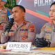 Konfrensi pers pengiriman 10 timah di Pelabuhan Tanjung Kalian. Foto: Rizki Ramadhani.