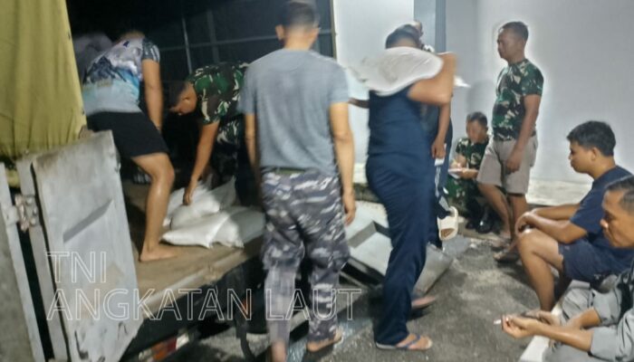 TNI AL Amankan 171 Karung Pasir Timah di Bangka Barat