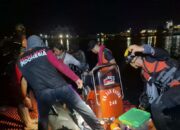 Evakuasi ABK di Air Anyir. Foto: Istimewa.