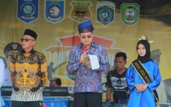 Bupati Markus saat di Sedekah Kapong Kundi. Foto: Dedros.
