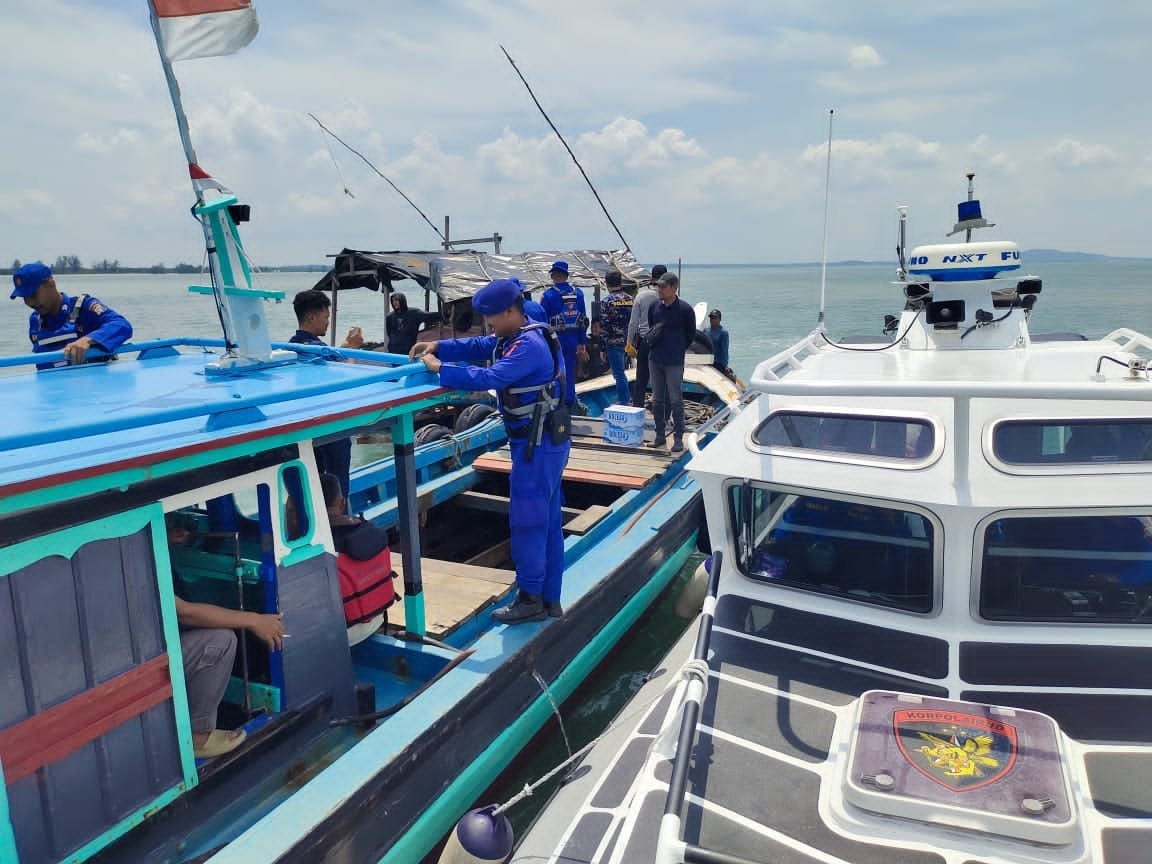 Giat patroli di perairan Teluk Kelabat. Foto: Istimewa.