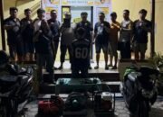 Tim Macan Putih dan Meriam Polsek Mentok amankan pelaku pencurian. Foto: Istimewa.