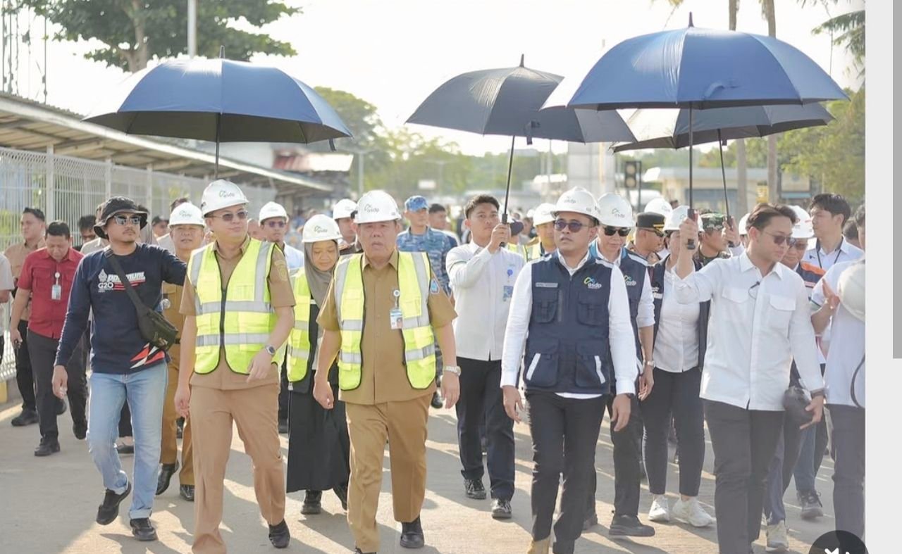 Markus saat meninjau Pelabuhan Tanjung Kalian. Foto: Istimewa.